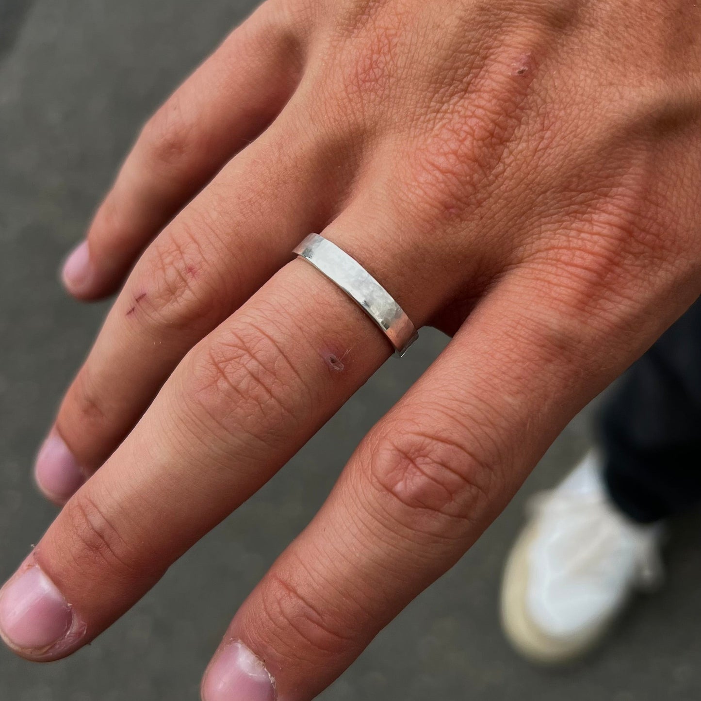 Bague réalisé lors d'une initiation a rennes, fabriquez votre anneau en argent
