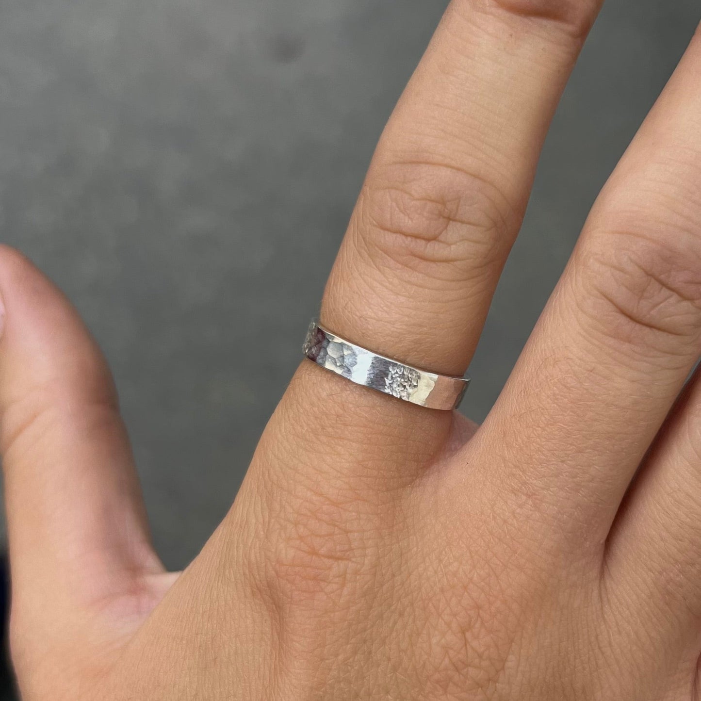 Bague réalisé lors d'une initiation a rennes, fabriquez votre anneau en argent
