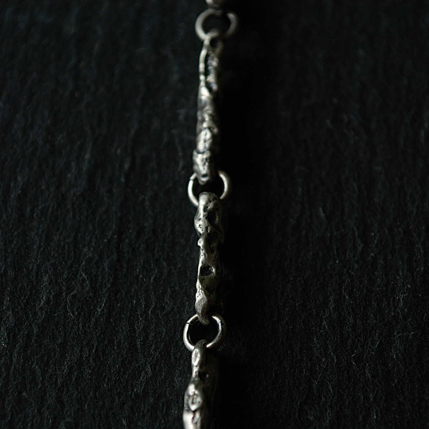 Chaîne en argent massif forgée et texturée – Bracelet Érosion Fonte Bijoux