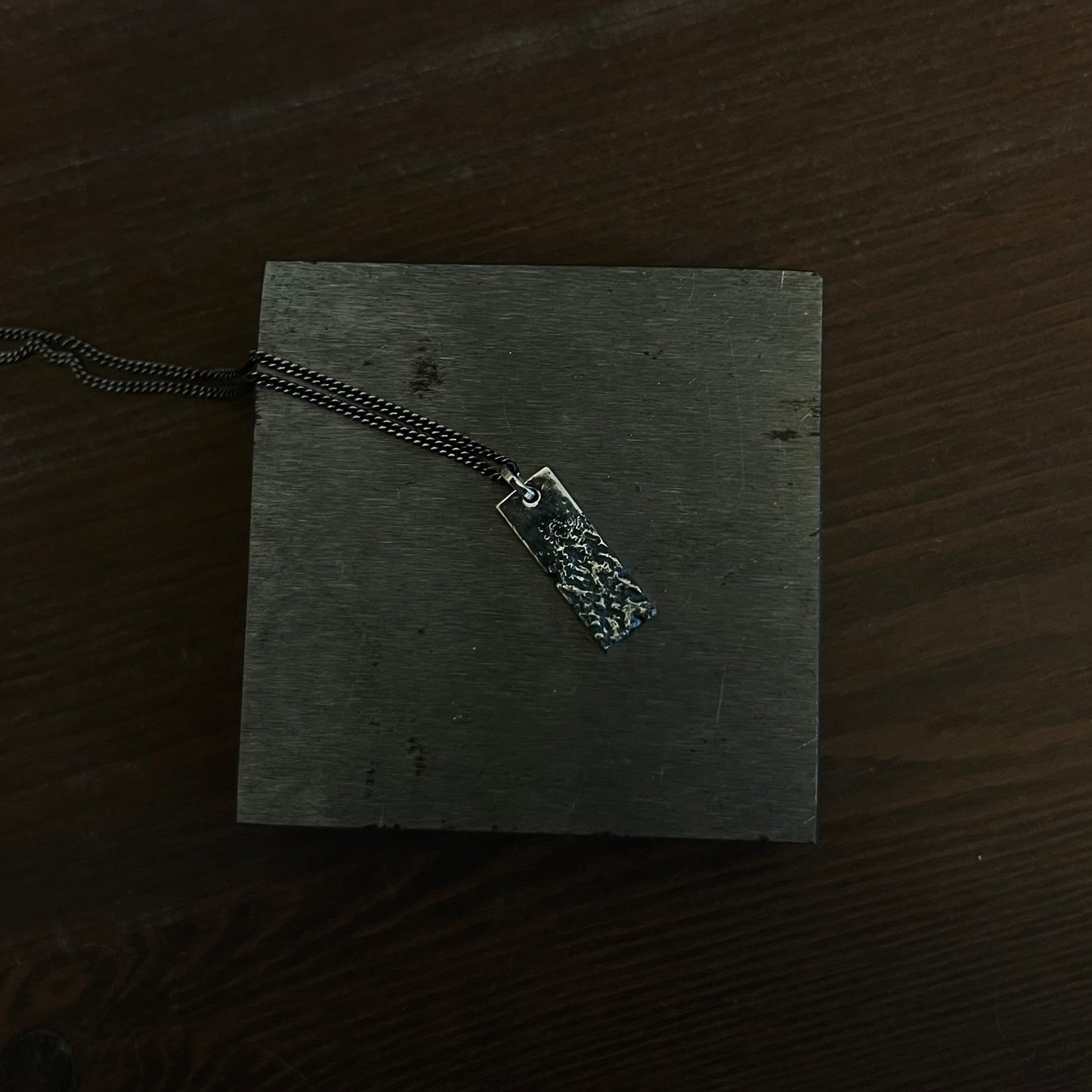 Collier organique 2 texture en argent 925 fabriqué en a la main en France 