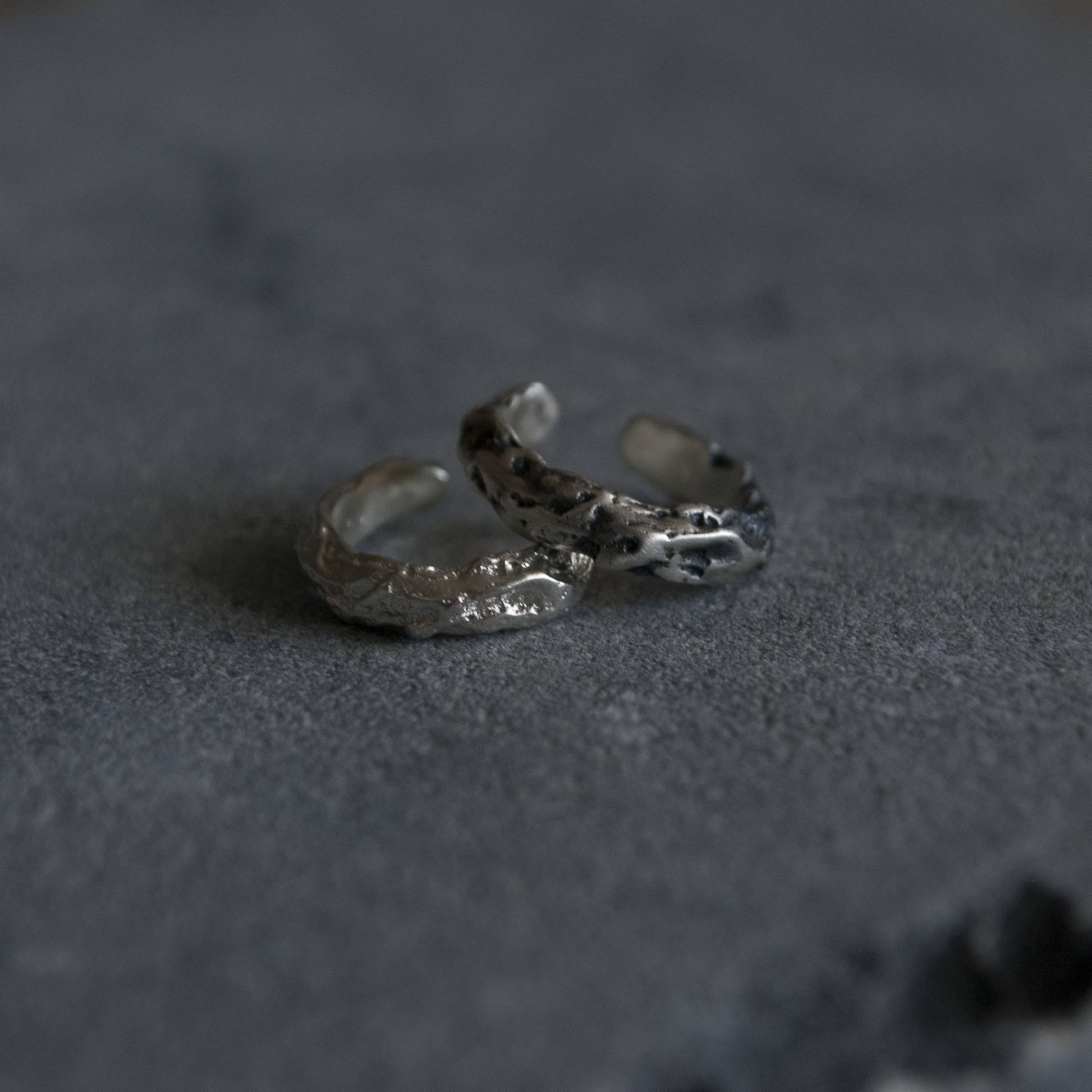 earcuff argent Bijoux d'oreille en argent 925 texturé et organique brillant ou  patine earcuff bijou brute et organique bijoux brillant brut et authentique 
