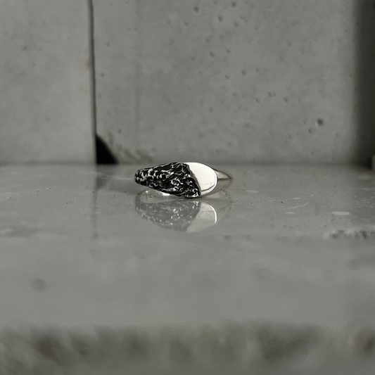 Chevalière ovale Fonte Bijoux, fonte au sable, fait main à Rennes
