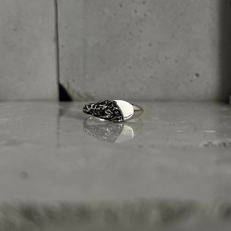 Chevalière ovale Fonte Bijoux, fonte au sable, fait main à Rennes